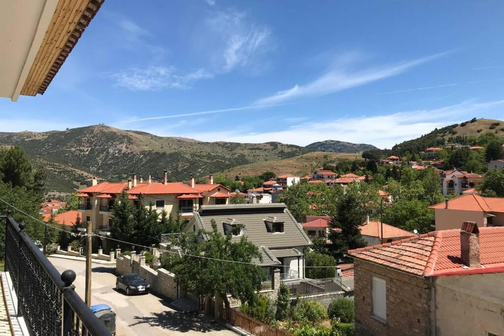 Velia Guesthouse Калаврита Экстерьер фото
